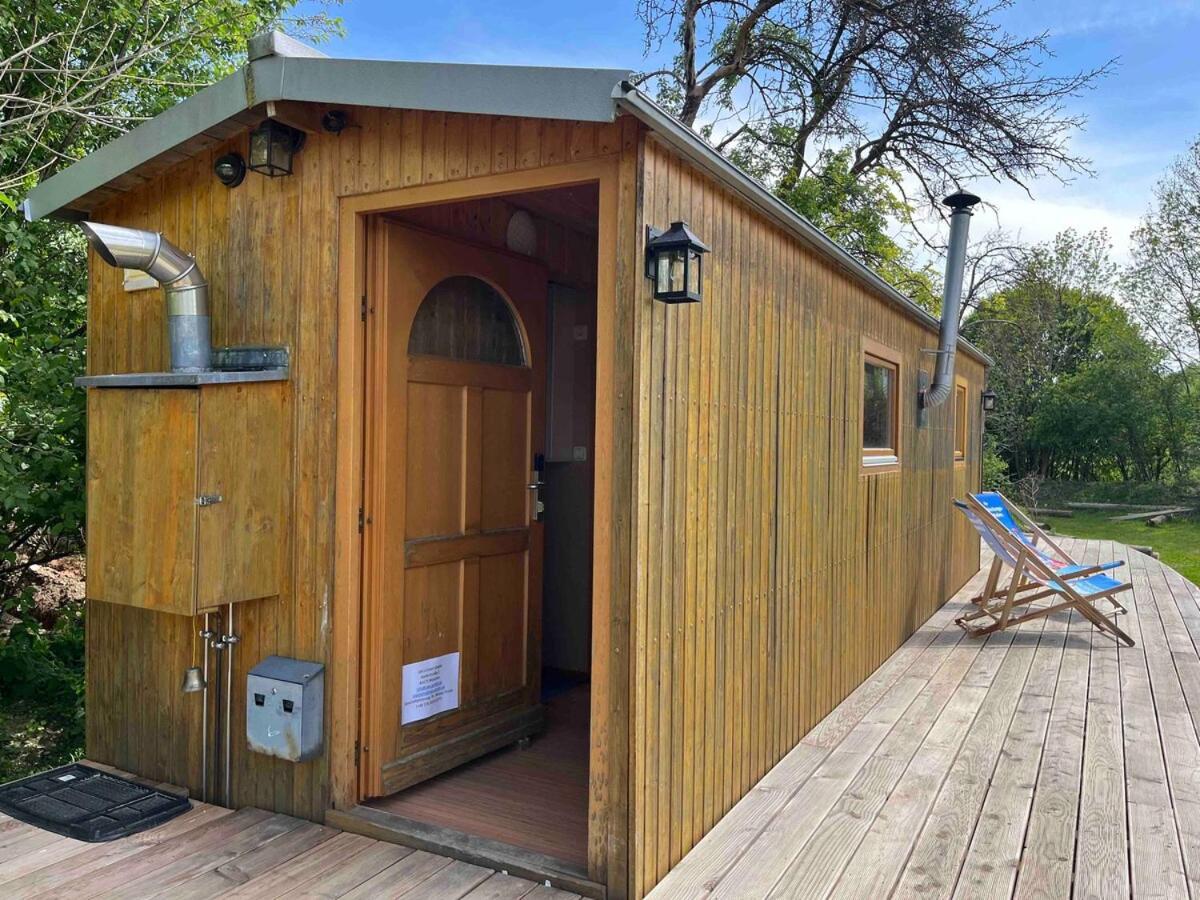 Overnight In A Shepherd's Wagon Tiny House Apartment *